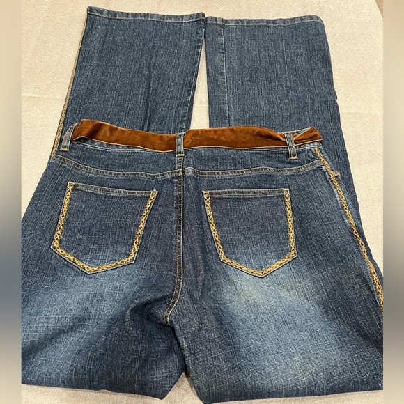[8]VTG Telluride Women's Blue Jeans with Brown velvet Belt Flare - Picture 7 of 8